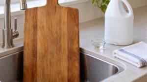 how to sanitize a wooden cutting board